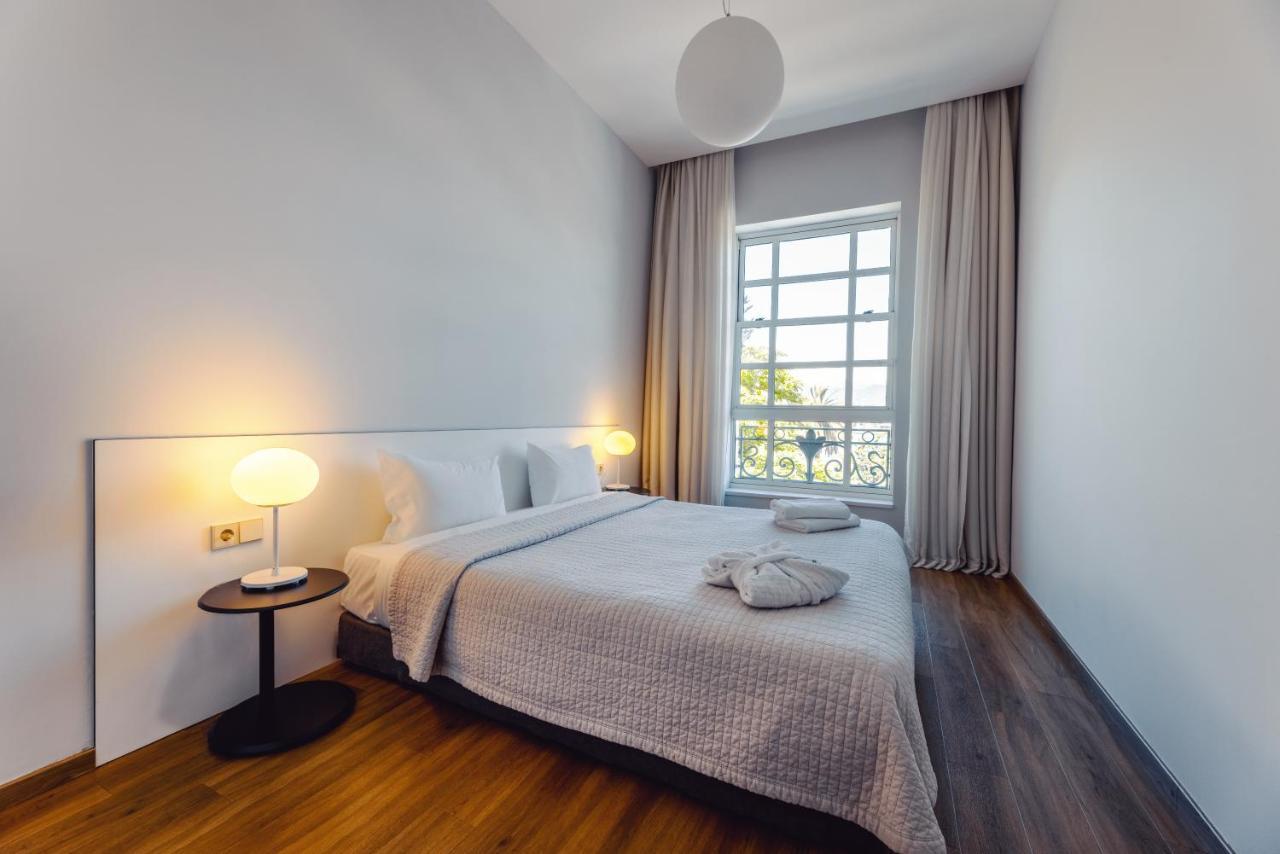 Le Port Boutique Apart Hotel Batoemi Buitenkant foto