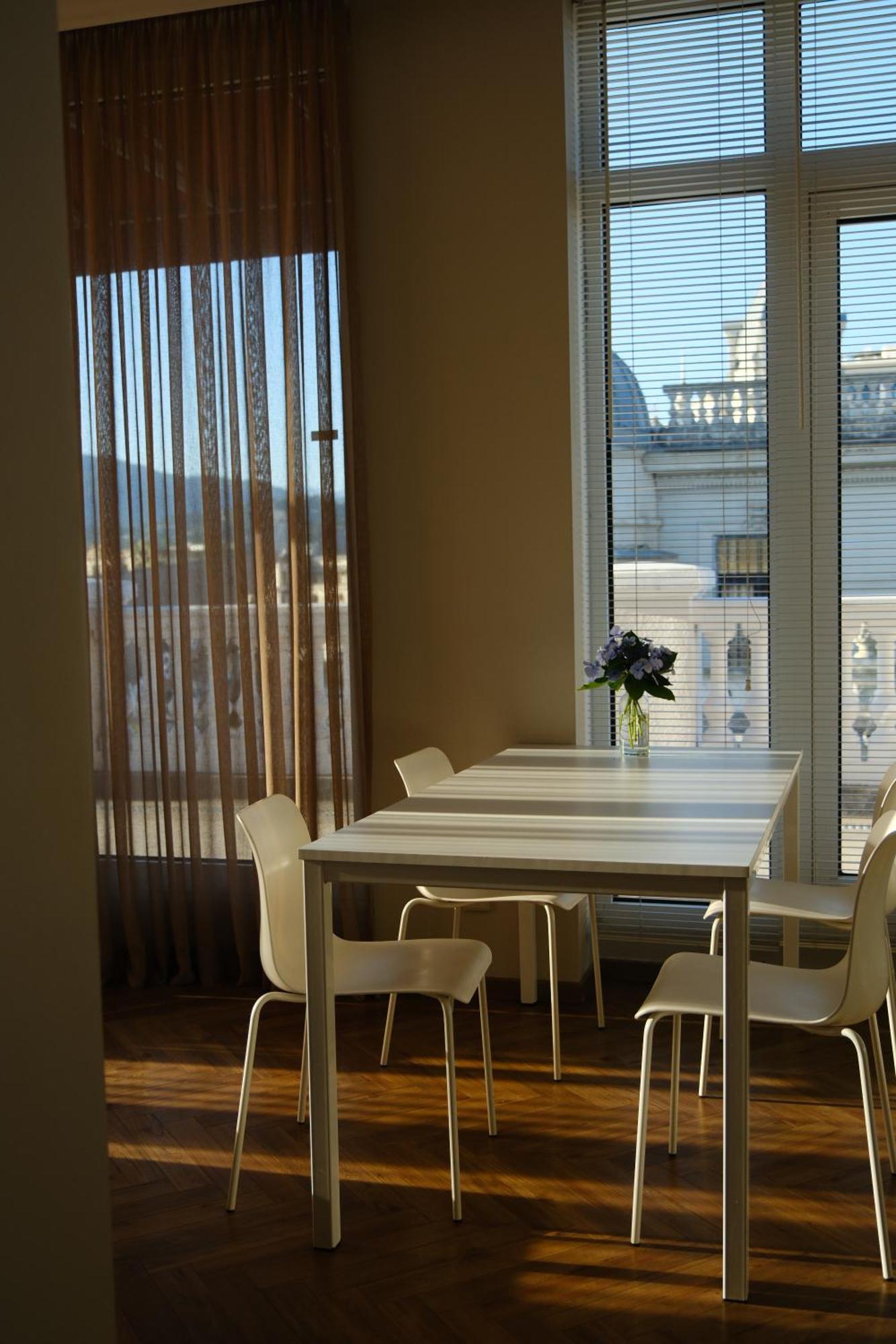 Le Port Boutique Apart Hotel Batoemi Buitenkant foto